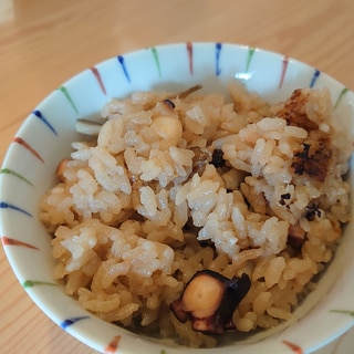 ダッチオーブンで作るたこ飯